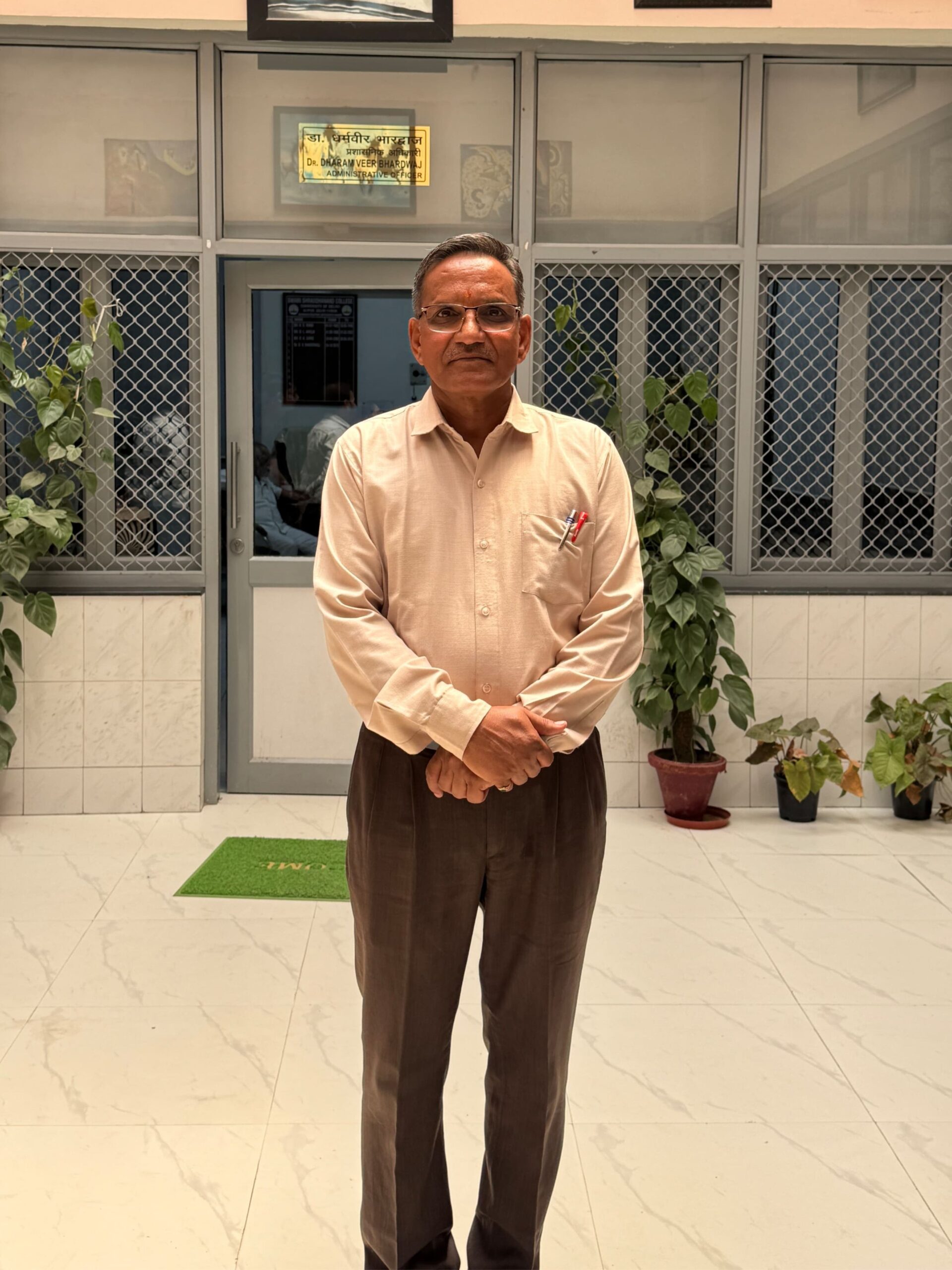 DR. LR. PALIWAL